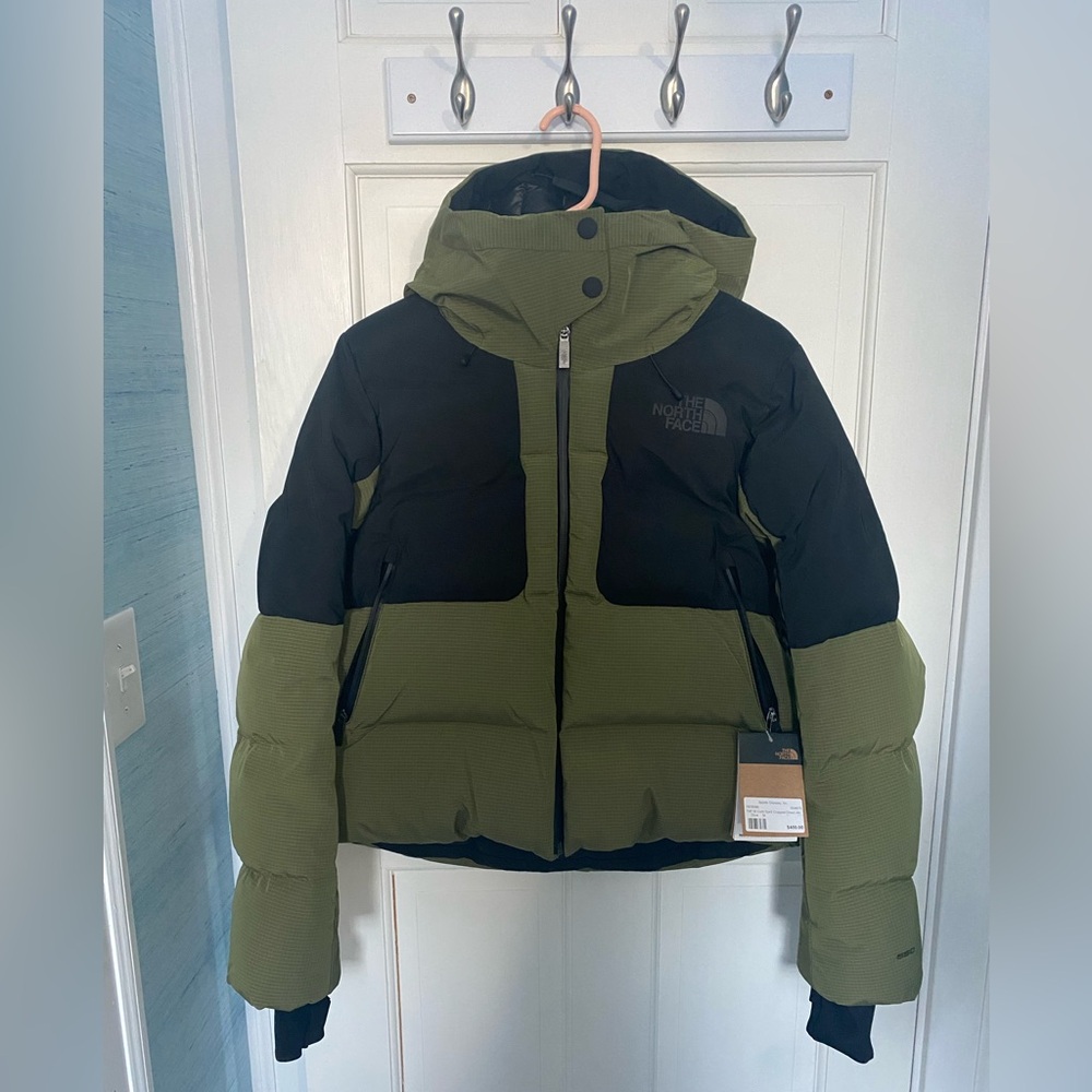 The North Face Women’s Cold Spell Cropped Down Jacket. Brand new with tags.